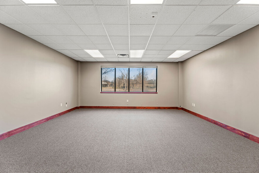 More Photos Of 7340 W 21st St N, Wichita Office For Lease