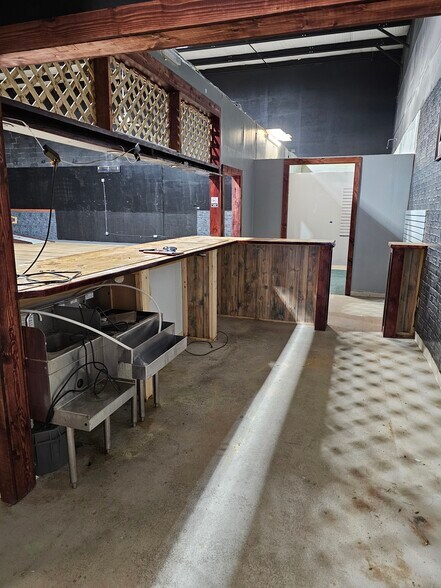 More Photos Of 5458 HWY 70 W, Morehead City Storefront Retail Office For Lease