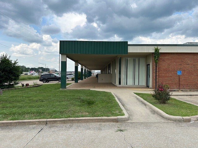 More Photos Of 760 S Kingshighway, Cape Girardeau Office For Sale