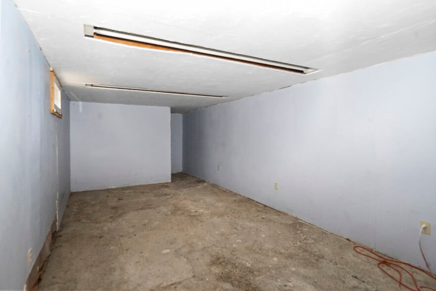 More Photos Of 2026 2nd Ave N, Great Falls General Retail For Lease