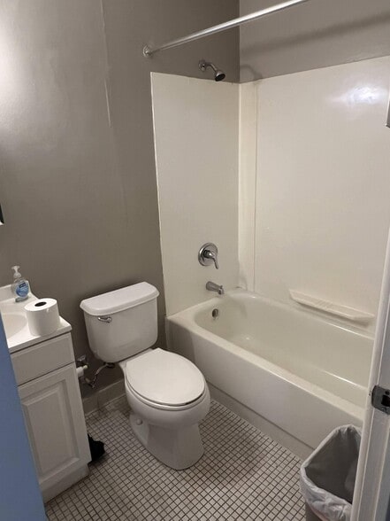 More Photos Of 5107 Hawaiian Ter, Cincinnati Healthcare For Sale