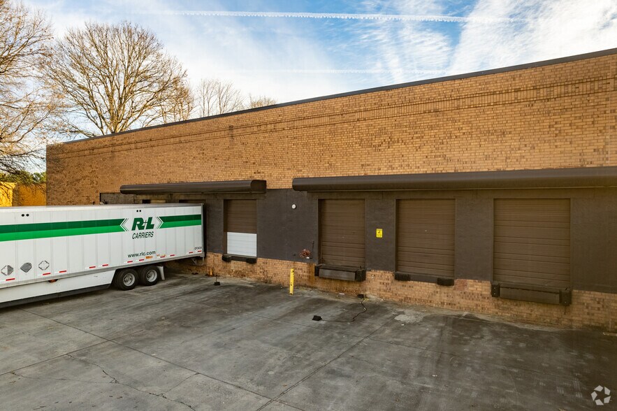 More Photos Of 6580 Jimmy Carter Blvd, Peachtree Corners Distribution For Lease