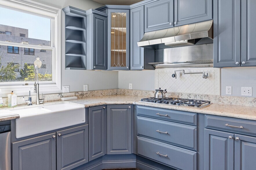 More Photos Of 1940 Market St, San Diego Office For Sale