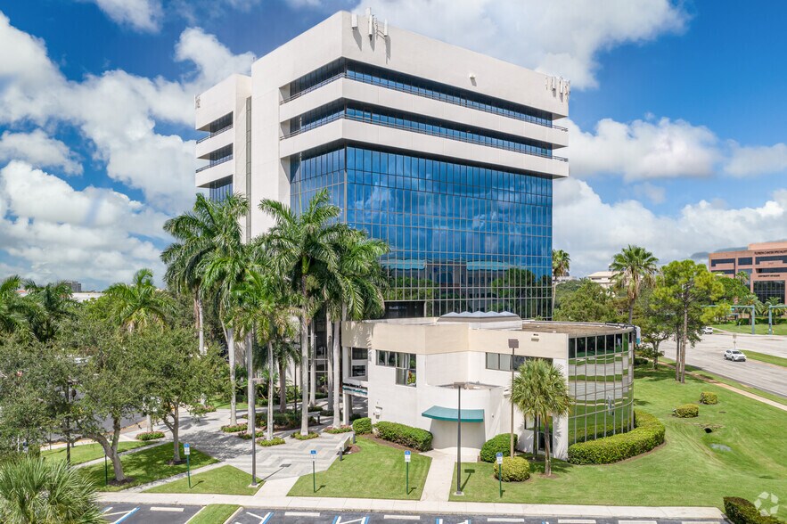 More Photos Of 3300 Pga Blvd, Palm Beach Gardens Office For Lease