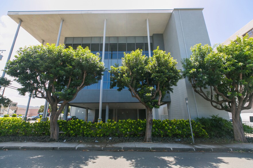 More Photos Of 1314 S king St, Honolulu Medical For Sale