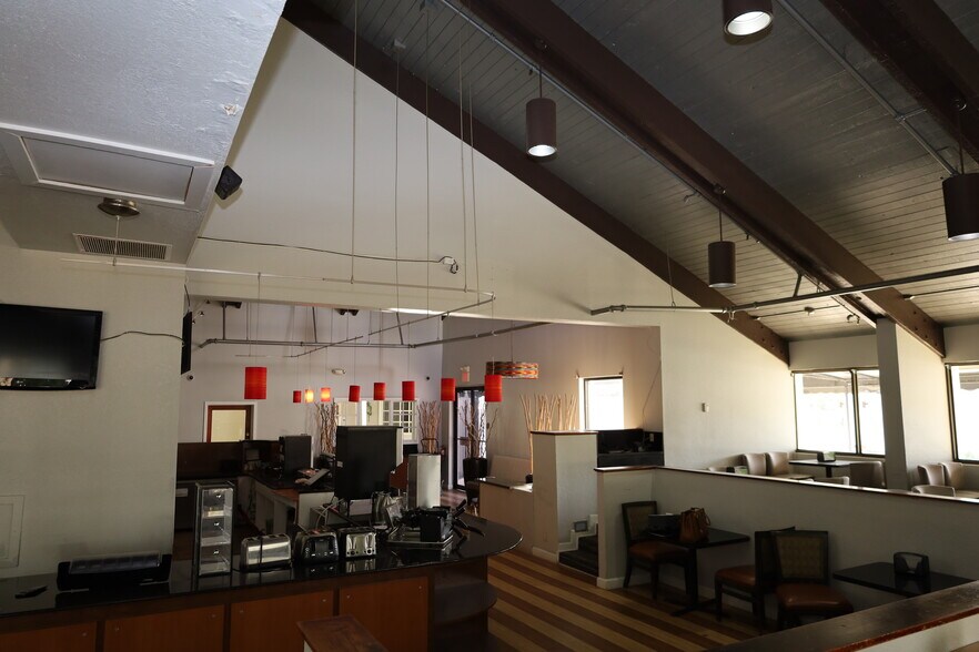 More Photos Of 1901 Palm Beach Lakes Blvd, West Palm Beach Hotel For Lease