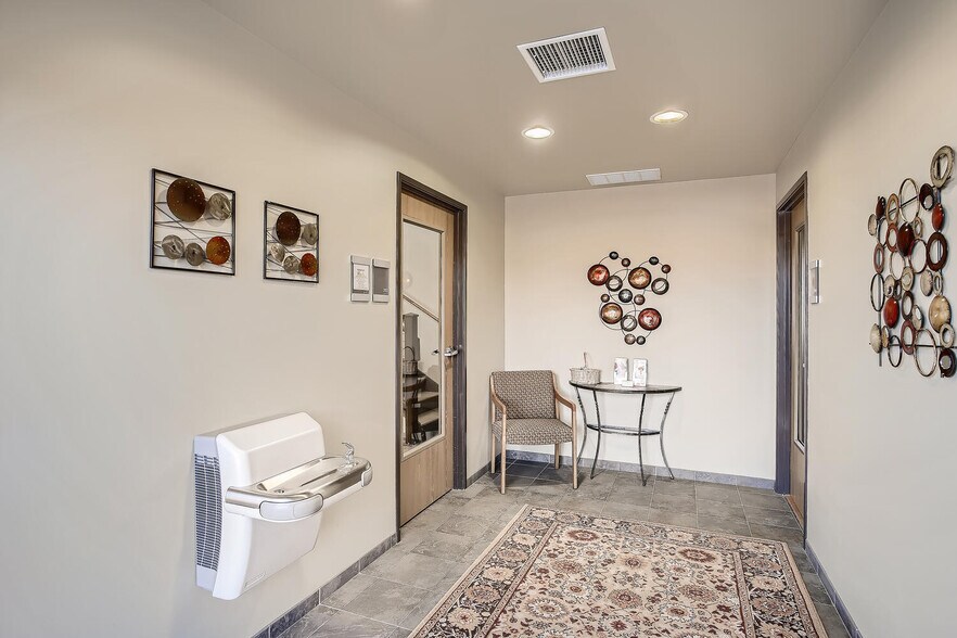 More Photos Of 1211 Avery St, Golden Office For Lease