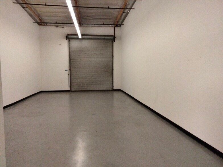 More Photos Of 4848 Colt St, Ventura Manufacturing For Sale