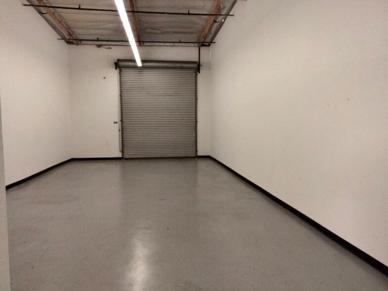 More Photos Of 4848 Colt St, Ventura Manufacturing For Sale