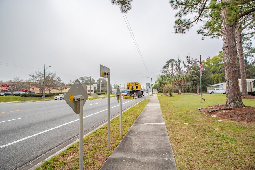 More Photos Of 6004 Se Us Highway 301, Hawthorne Specialty For Sale