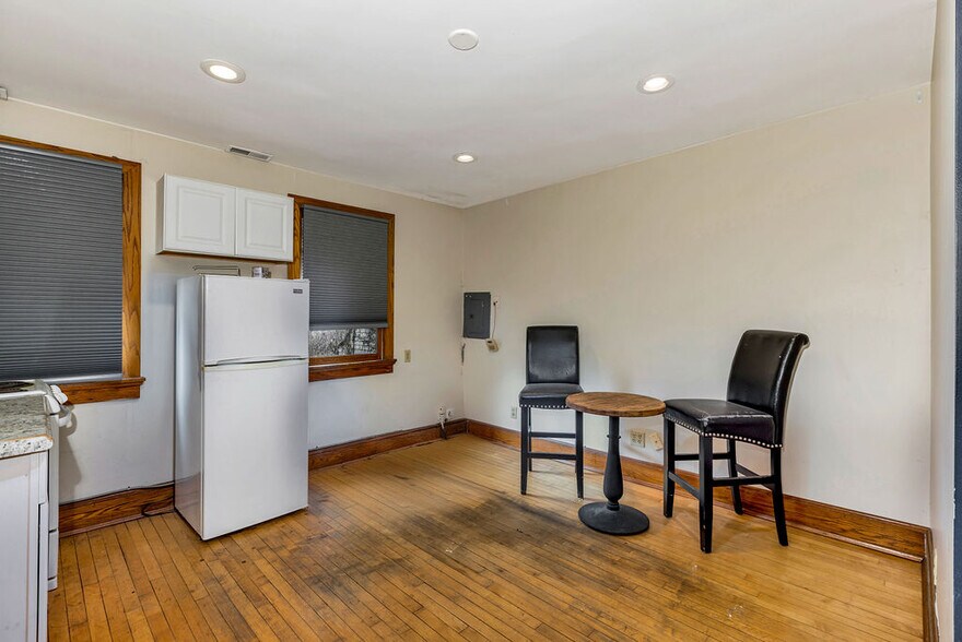 More Photos Of 4034 Hamilton Ave, Cincinnati Storefront Retail Office For Sale