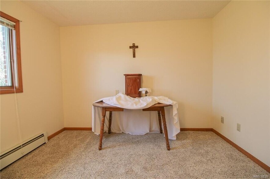 More Photos Of 16789 Kenmore Rd, Kendall Office For Sale