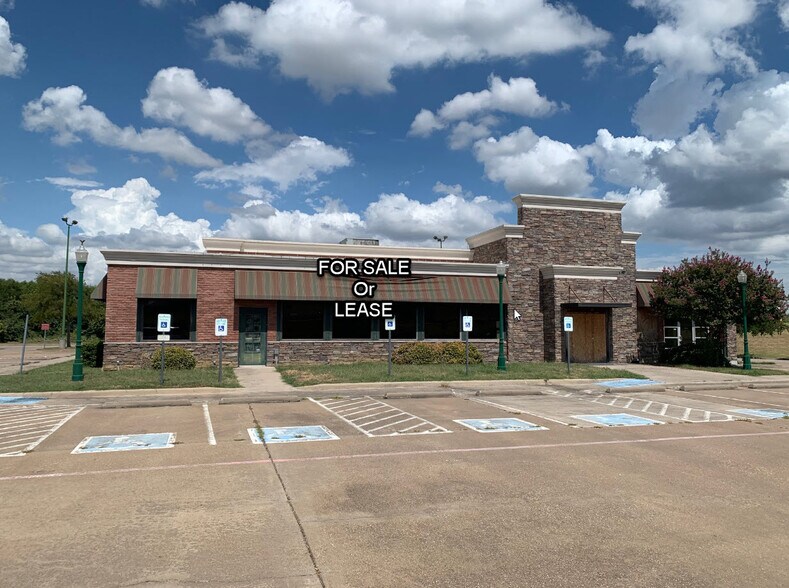 More Photos Of 2290 S Stemmons Fwy, Lewisville Restaurant For Sale