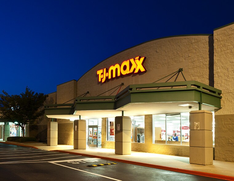 More Photos Of 6050 Peachtree Pky, Peachtree Corners Storefront For Lease