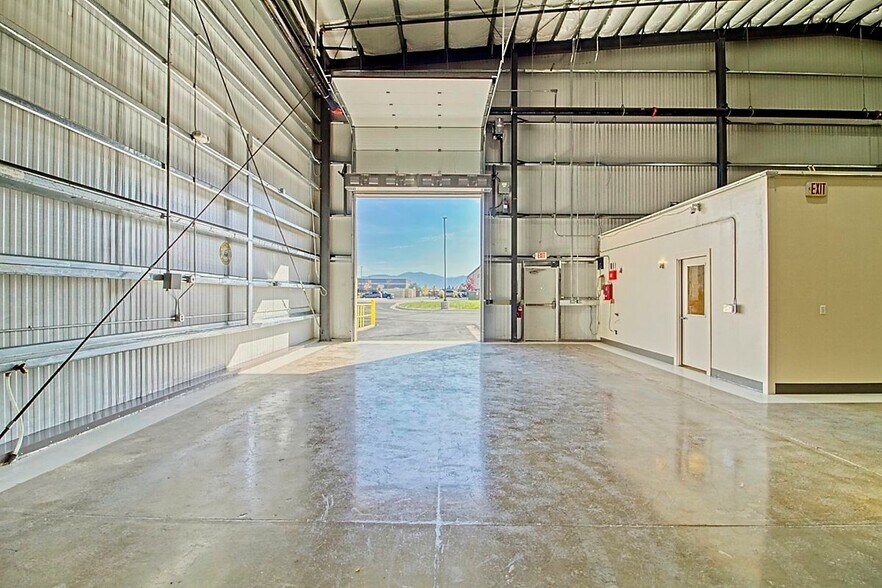 More Photos Of 5811 Sandpiper Dr, Missoula Warehouse For Lease
