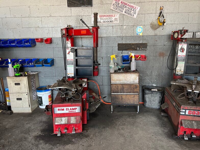 More Photos Of 109 N Story Rd, Irving Service For Sale