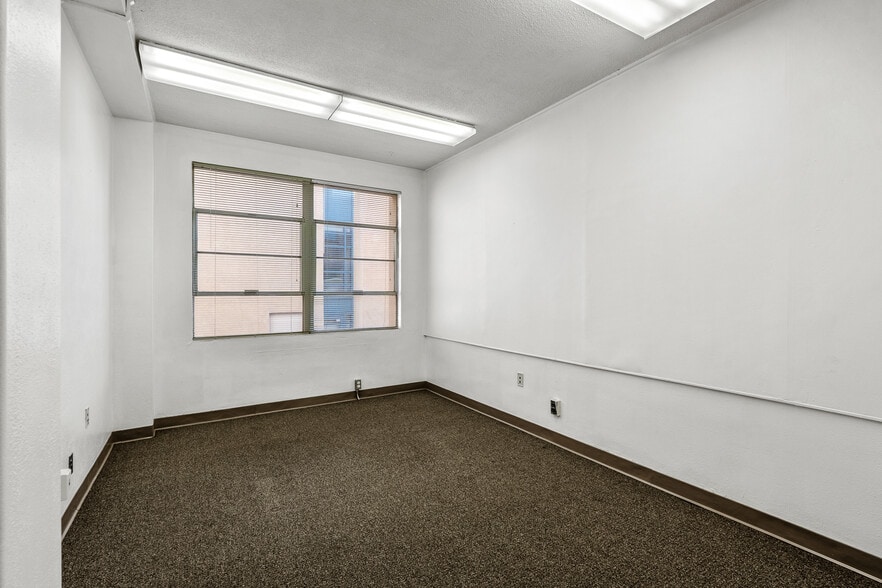 More Photos Of 142 W Palace Ave, Santa Fe Office Residential For Sale