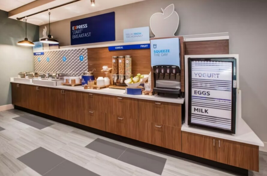 More Photos Of 2000 6th St N, Columbus Hospitality For Sale