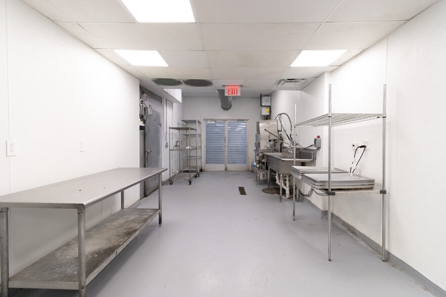 More Photos Of 6211 Owens St, Dallas Restaurant For Lease