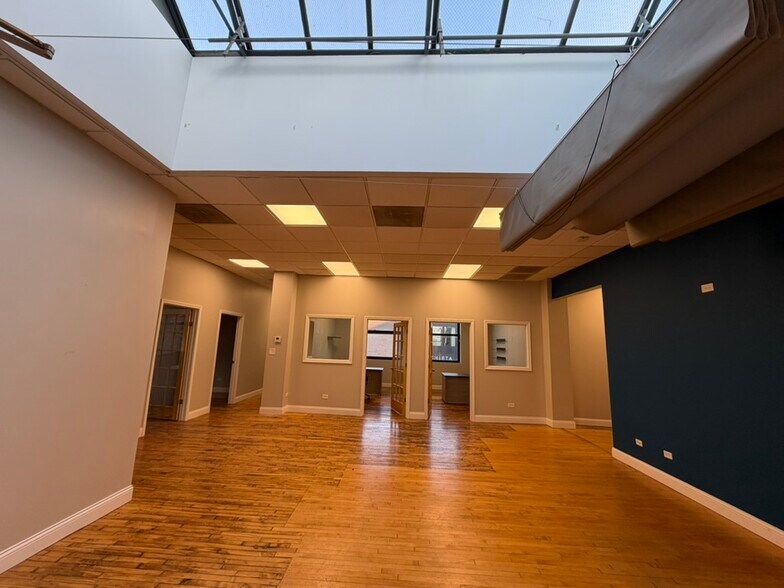 More Photos Of 1512 N Fremont St, Chicago Loft Creative Space For Lease