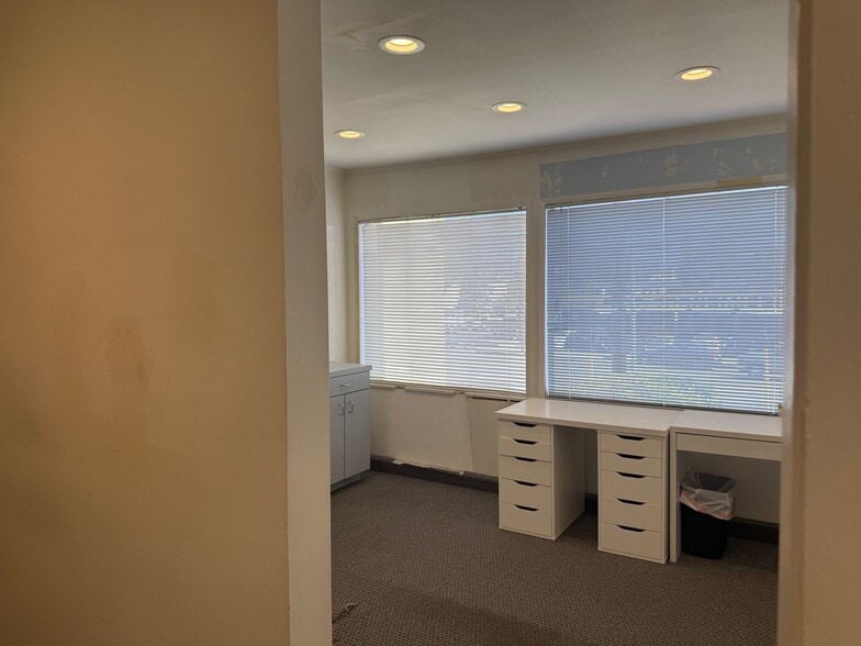 More Photos Of 5451 Laurel Canyon Blvd, Valley Village Medical For Lease