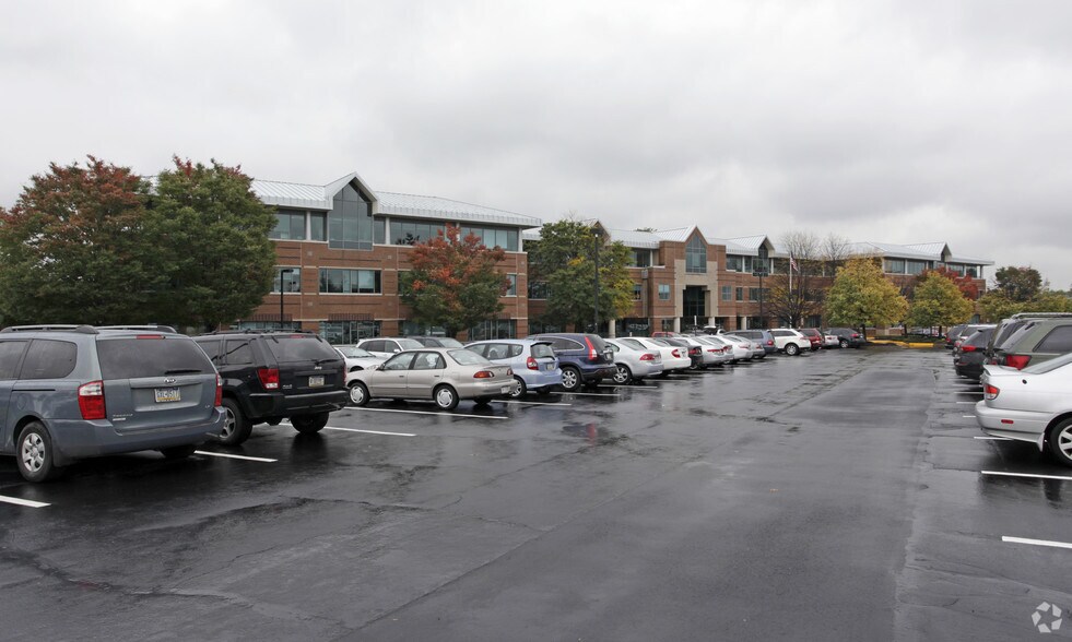 More Photos Of 100 Tournament Dr, Horsham Township Office For Lease