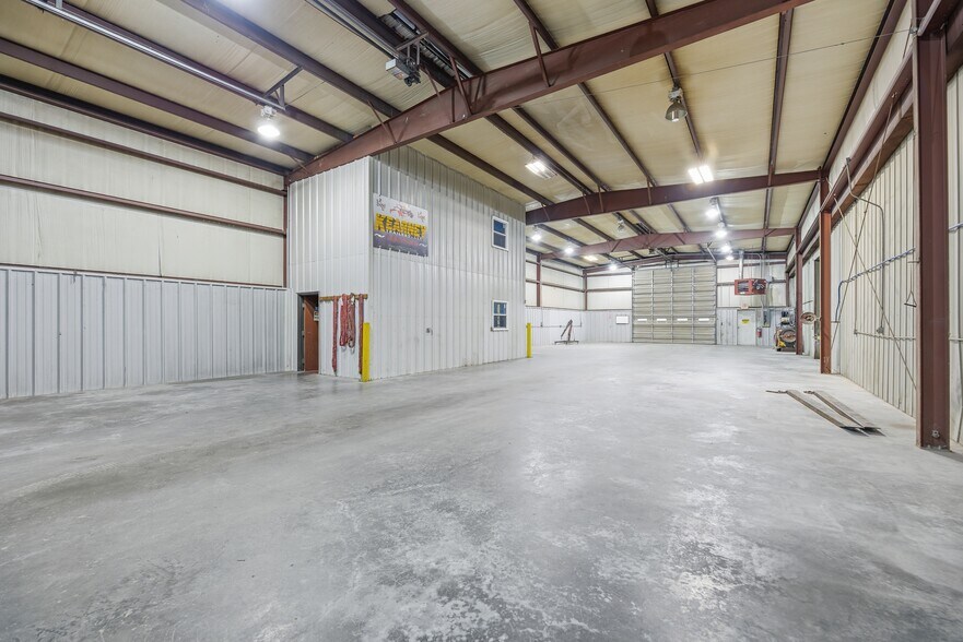 More Photos Of 654 W 138th St, Glenpool Industrial For Lease