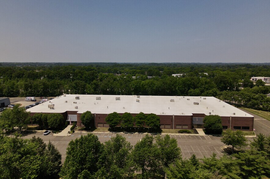 More Photos Of 150 Rittenhouse Cir, Bristol Warehouse For Lease