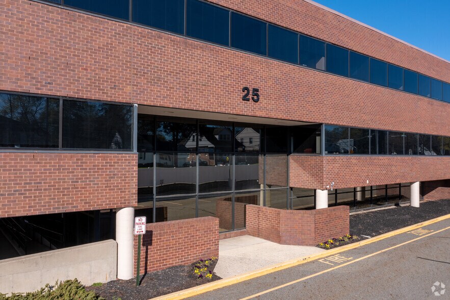 More Photos Of 25 E Spring Valley Ave, Maywood Office For Lease