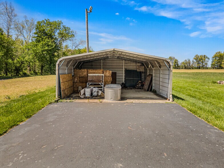 More Photos Of 7990 S 300 W, Columbus Flex For Sale