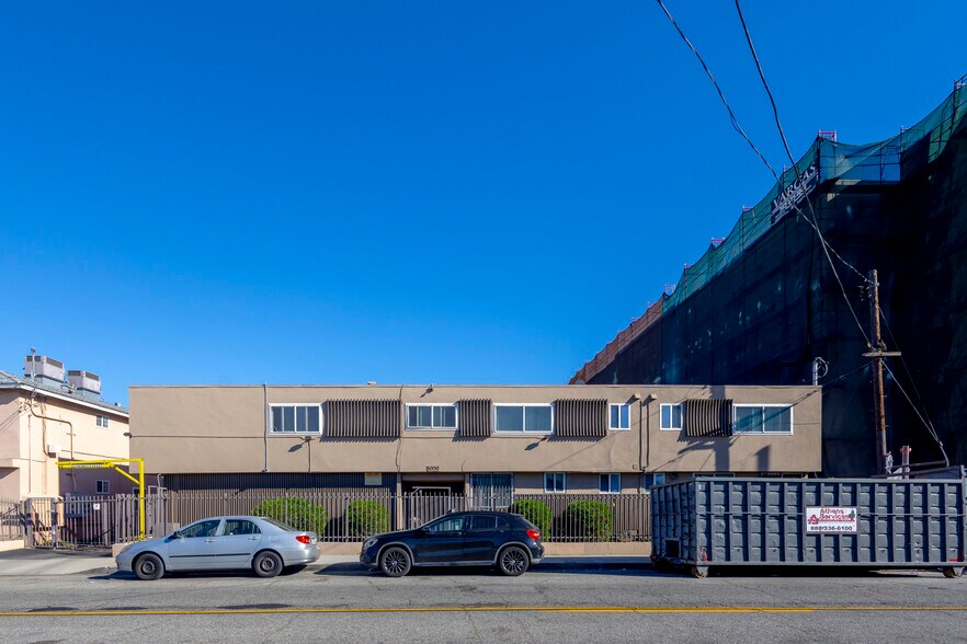 More Photos Of 10130 S Inglewood Ave, Inglewood Apartments For Sale