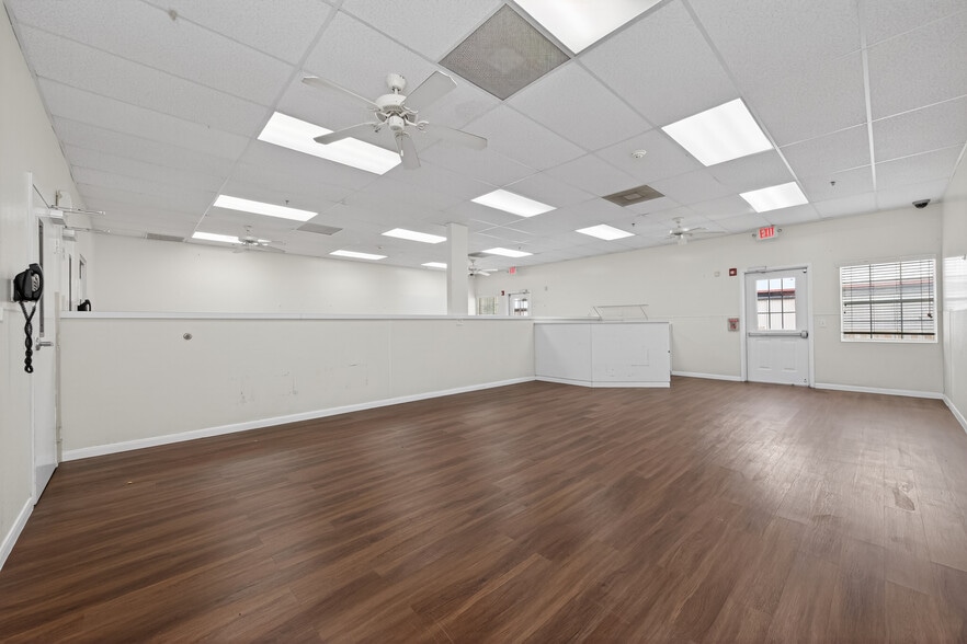 More Photos Of 8525 Queenston Blvd, Houston Freestanding For Sale