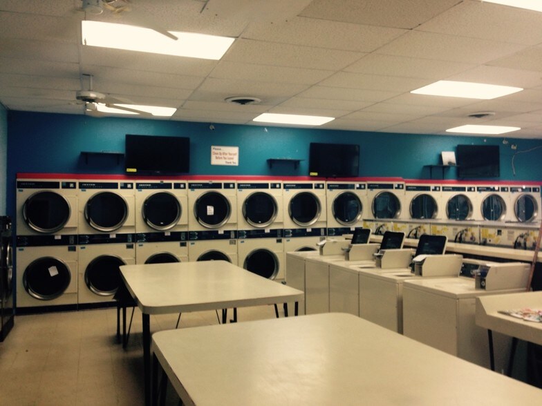 More Photos Of 4035-4047 W 115th St, Alsip Storefront For Lease