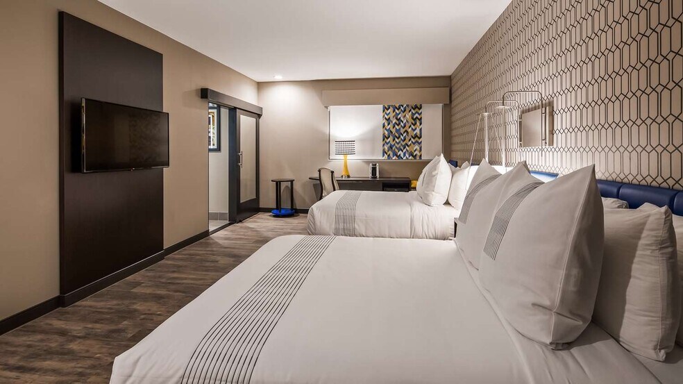 More Photos Of 18705 E Admiral Pl, Catoosa Hotel For Sale