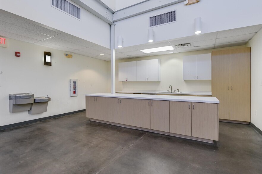 More Photos Of 7700 Cat Hollow Dr, Round Rock Medical For Sale