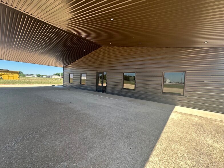 More Photos Of 538 US-62/180 Hwy, Seminole Flex For Sale