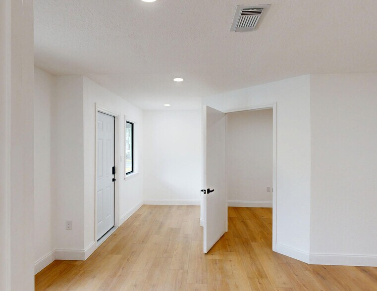 More Photos Of 415 Montgomery Rd, Altamonte Springs Office Residential For Sale