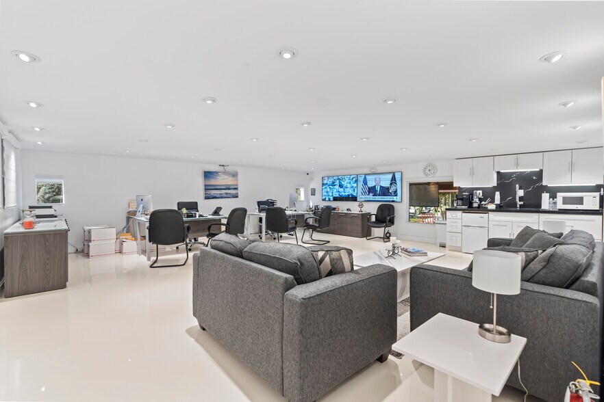 More Photos Of 990 NW 13th Ter, Fort Lauderdale Warehouse For Sale