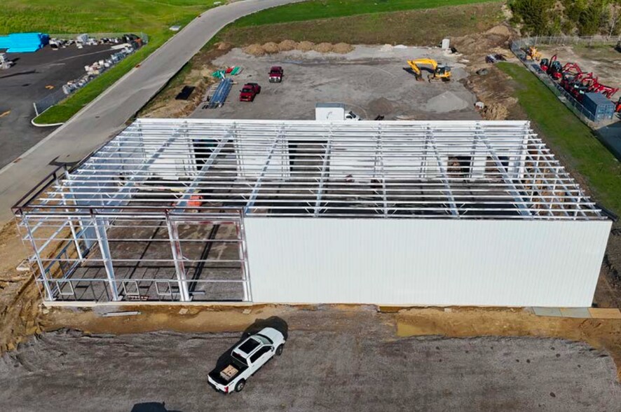 More Photos Of 9381 Seward Rd, Fairfield Warehouse For Lease