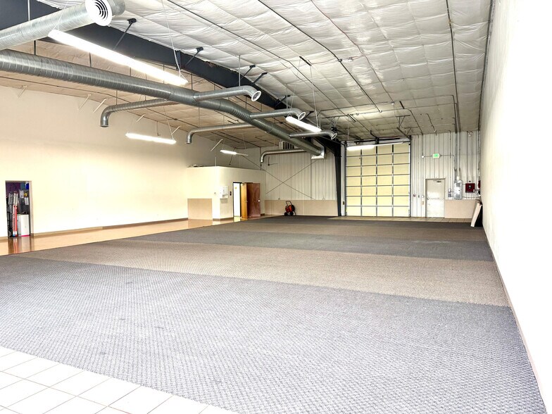 More Photos Of 1212 Ridge Rd, Cheyenne Warehouse For Lease