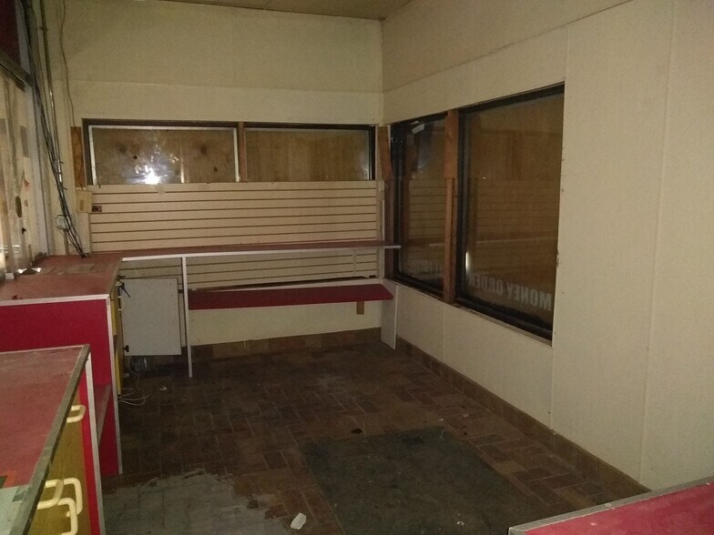 More Photos Of 1637 Stockbridge Rd, Jonesboro Storefront Retail Office For Sale