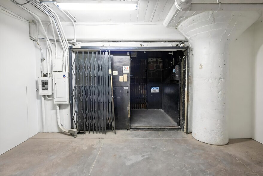 More Photos Of 1114 S Los Angeles St, Los Angeles Warehouse For Sale