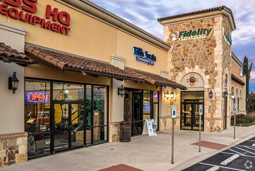 More Photos Of 139 N Loop 1604 E, San Antonio General Retail For Lease