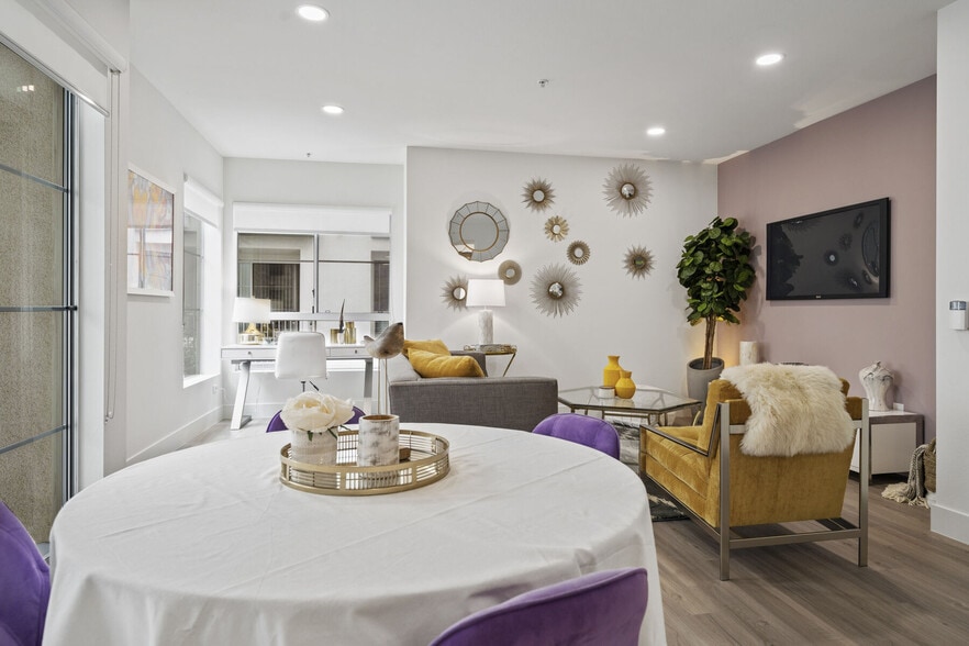 More Photos Of 11049 Magnolia Blvd, North Hollywood Apartments For Lease
