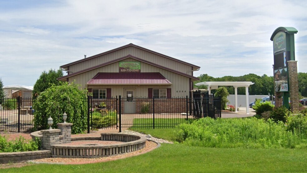 Primary Photo Of 6064 N Richmond St, Appleton Garden Center For Lease