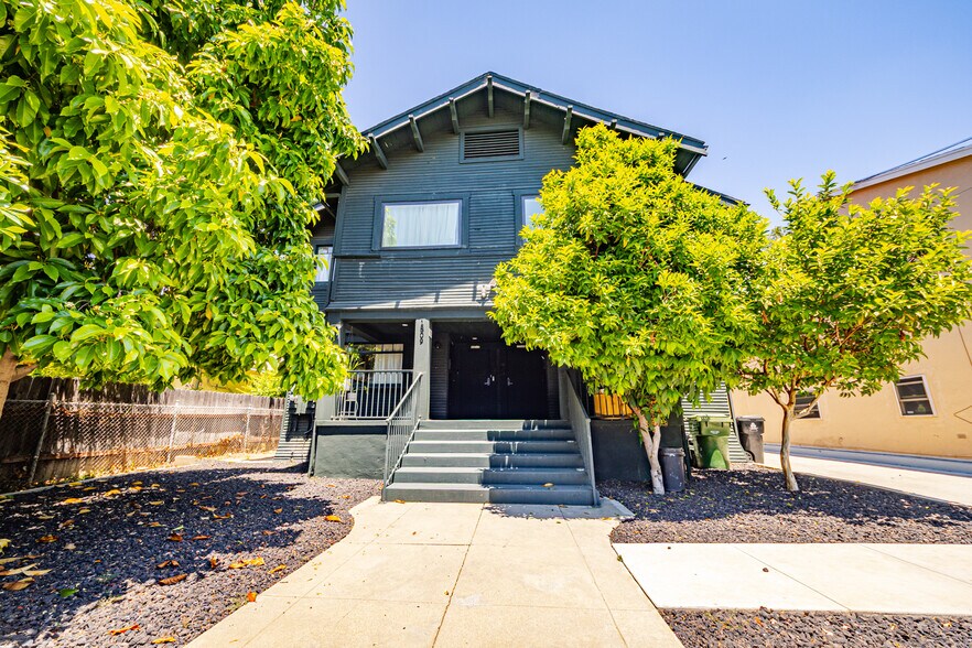 More Photos Of 1807 Montana St, Los Angeles Apartments For Sale