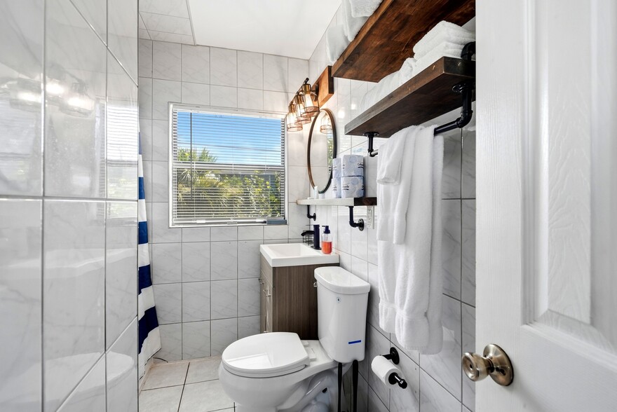 More Photos Of 11965 Gulf Blvd, Treasure Island Hotel For Sale