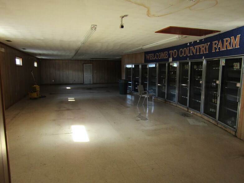 More Photos Of 150 Colonial Trl E, Surry Convenience Store For Sale