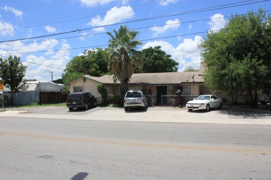 More Photos Of 1405 S Hackberry, San Antonio Assisted Living For Sale