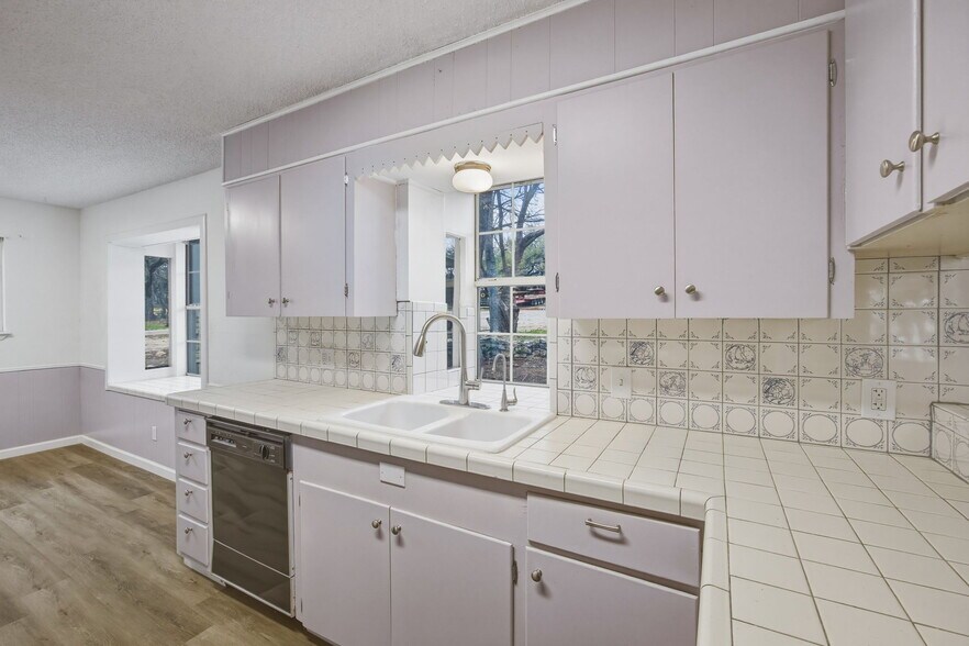 More Photos Of 7900 Hudson Loop, Austin Contractor Storage Yard For Lease